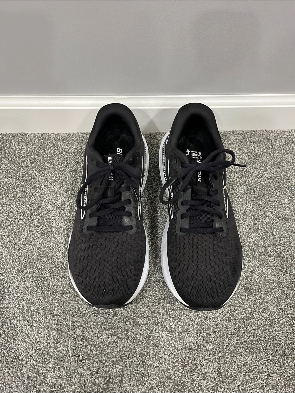 Brooks breathable black